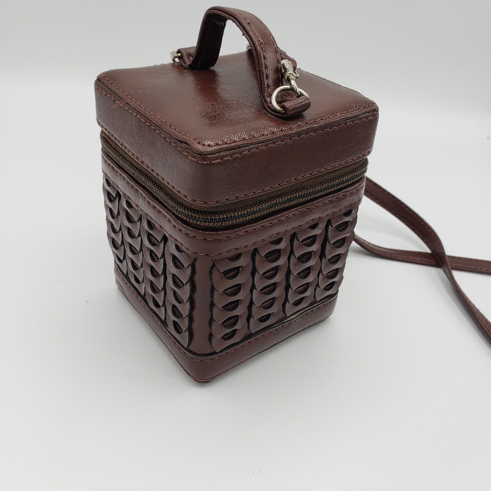 Square Box‎ Crossbody Purse w/Double Zipper Closure